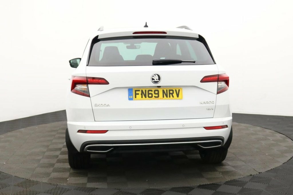 Skoda Karoq 2L Sportline White #5
