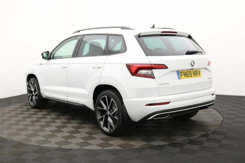 Skoda Karoq 2L Sportline White #6