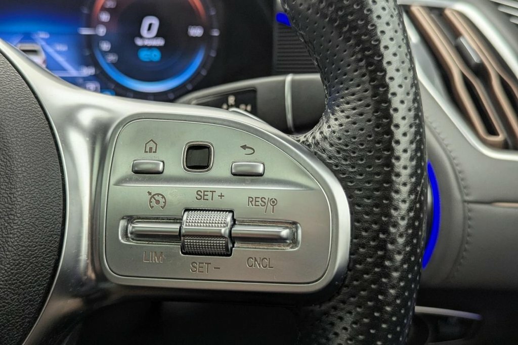Mercedes-Benz EQC Amg Line Black #35