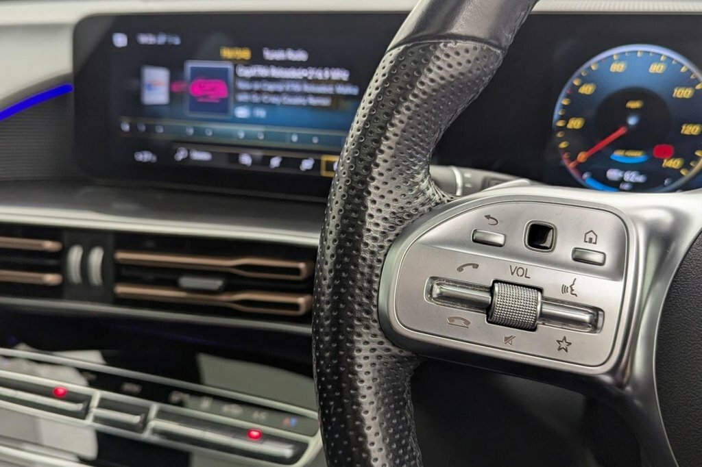 Mercedes-Benz EQC Amg Line Black #11