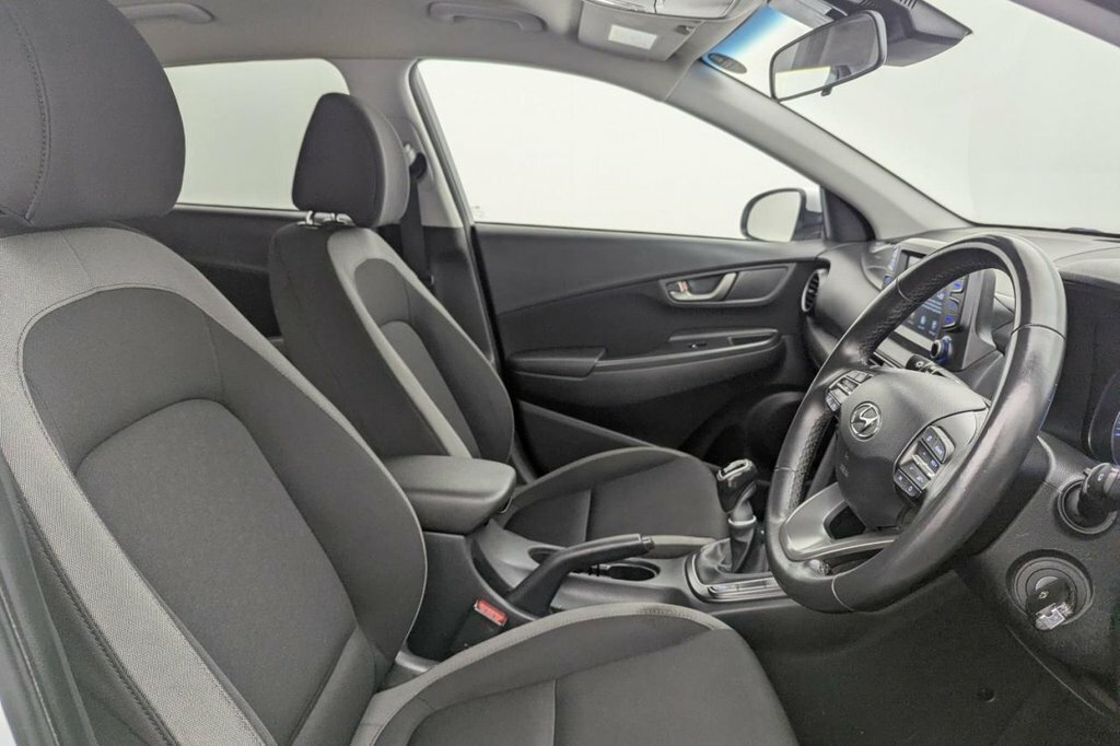 Hyundai Kona 1L Play White #3
