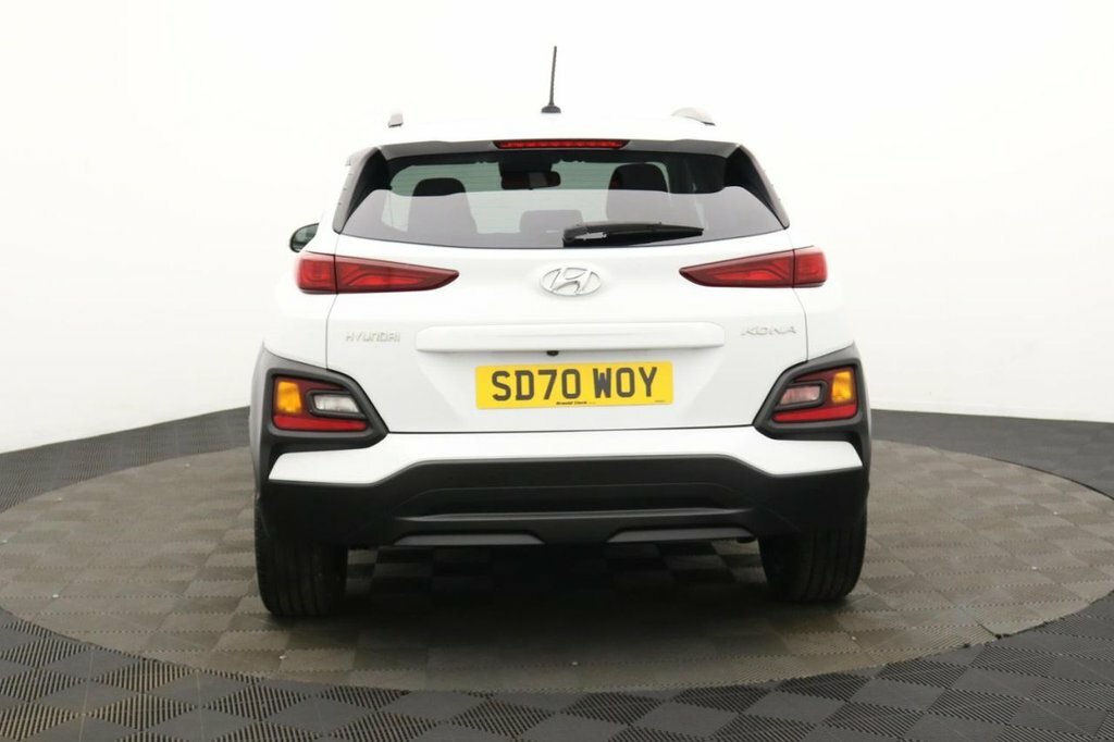 Hyundai Kona 1L Play White #5
