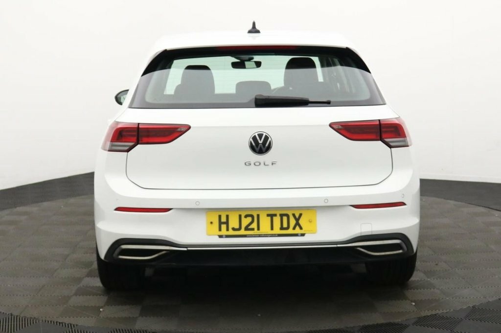 Volkswagen Golf 1.5L Style White #5