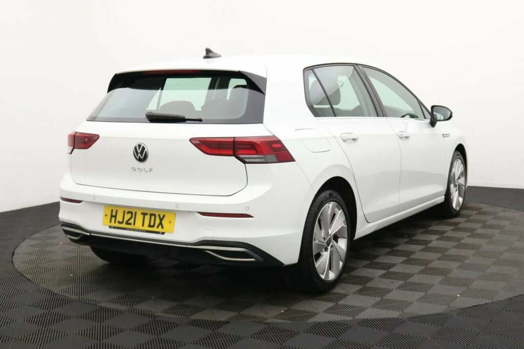 Volkswagen Golf 1.5L Style White #4