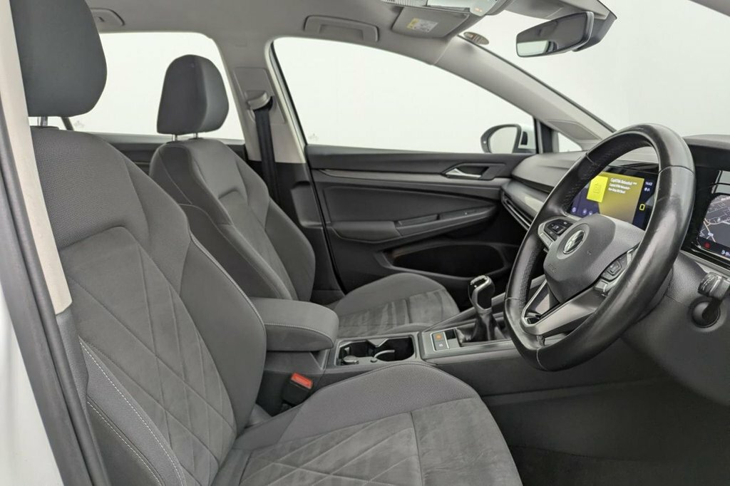 Volkswagen Golf 1.5L Style White #3