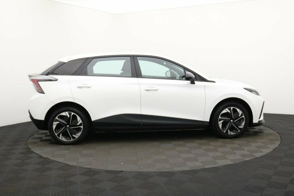 MG MG4 Hatchback White #2