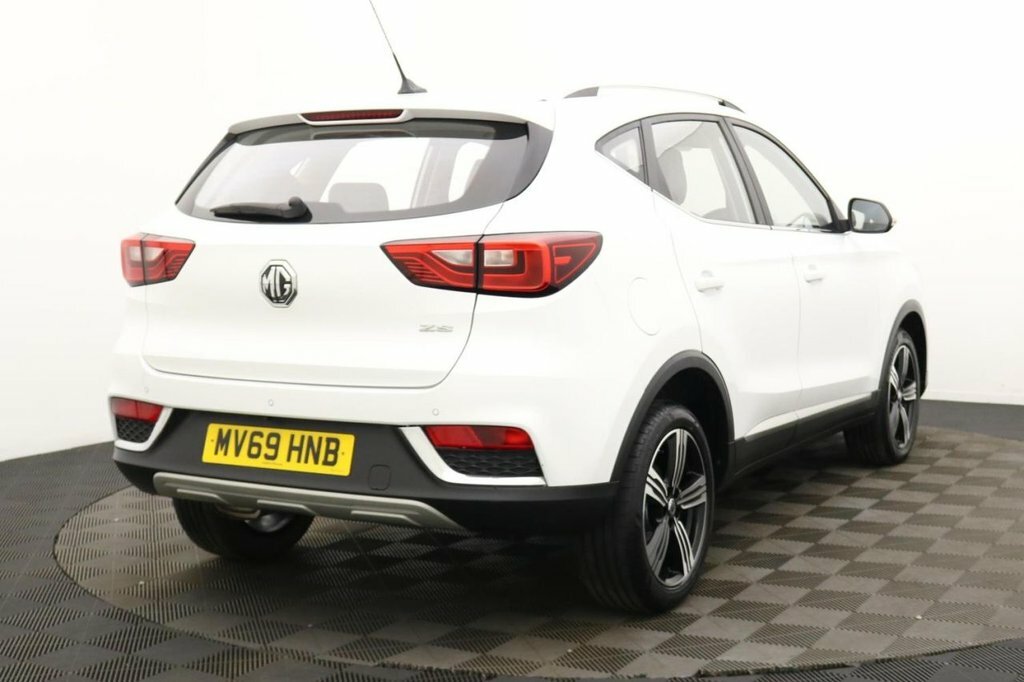 MG ZS 1L Exclusive White #4