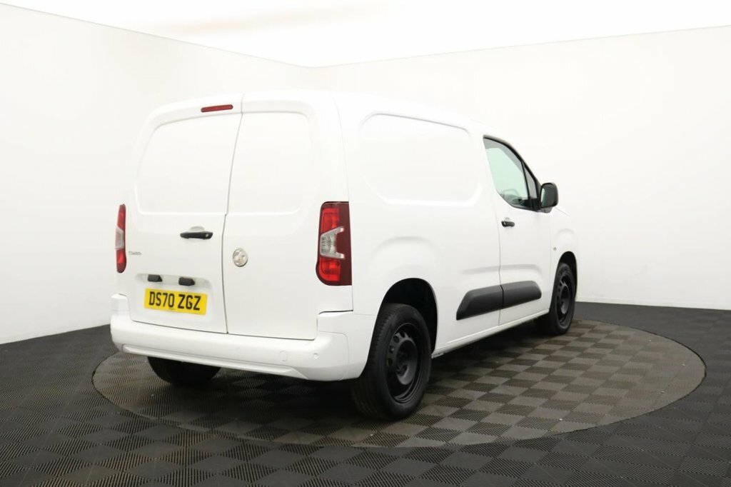 Vauxhall Combo 1.6L Sportive White #4