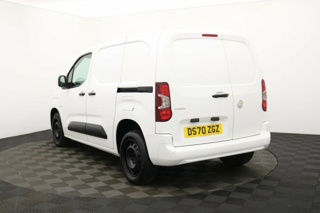 Vauxhall Combo 1.6L Sportive White #6