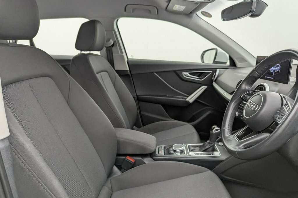 Audi Q2 2L Technik White #3