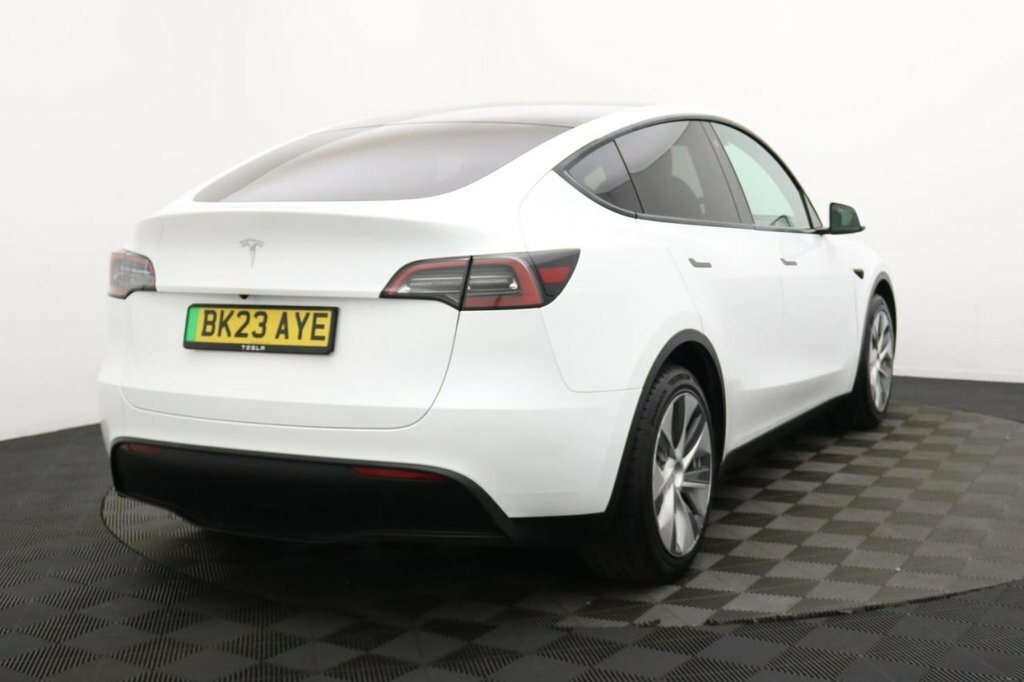 Tesla Model Y Suv BK23AYE White #4