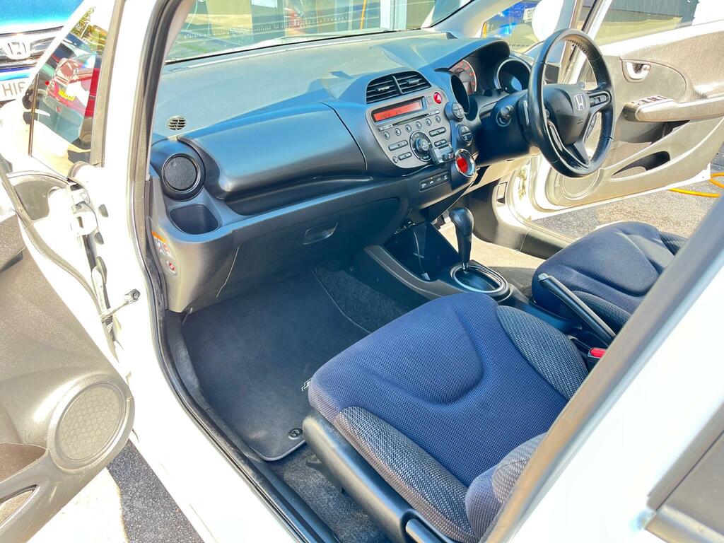 Honda Jazz 1.4 I-vtec Es Plus Cvt Euro 5 White #2
