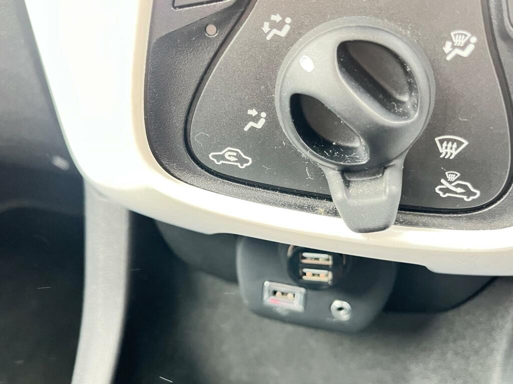 Peugeot 108 1.2 Puretech Allure Hatchback Eu White #17