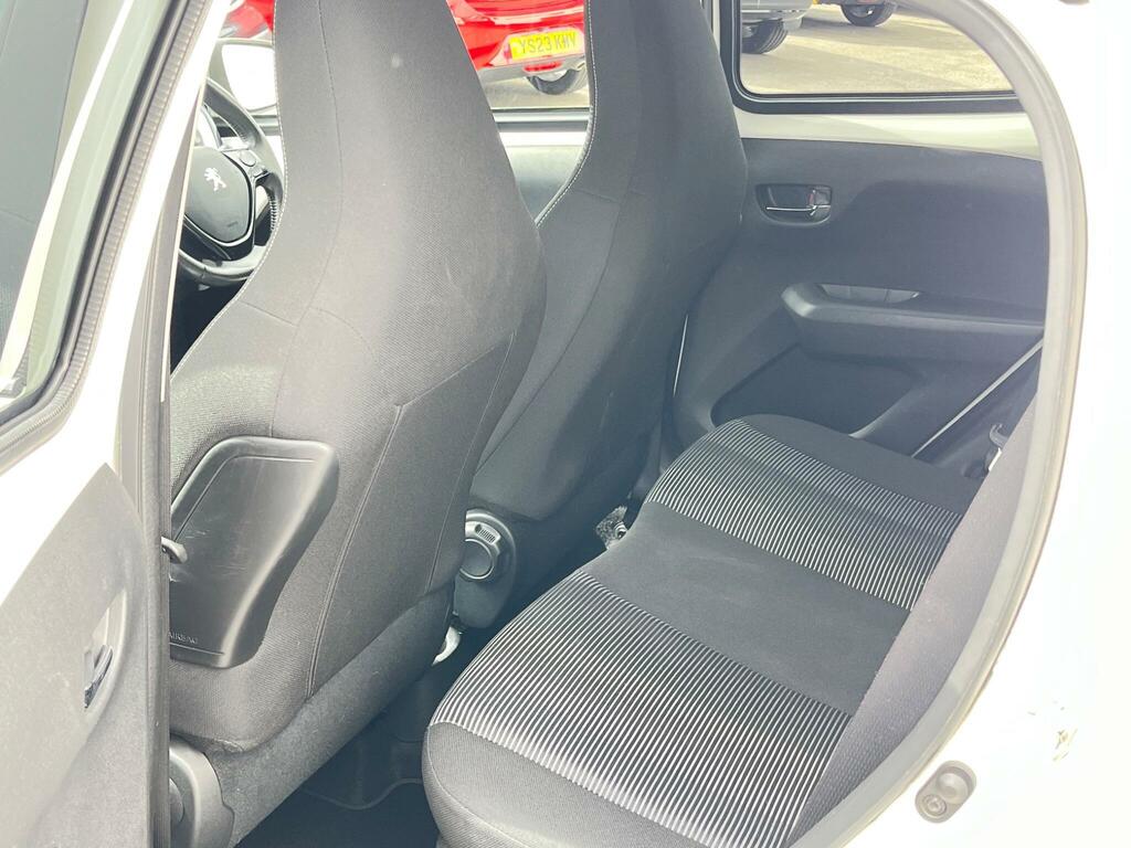 Peugeot 108 1.2 Puretech Allure Hatchback Eu White #9