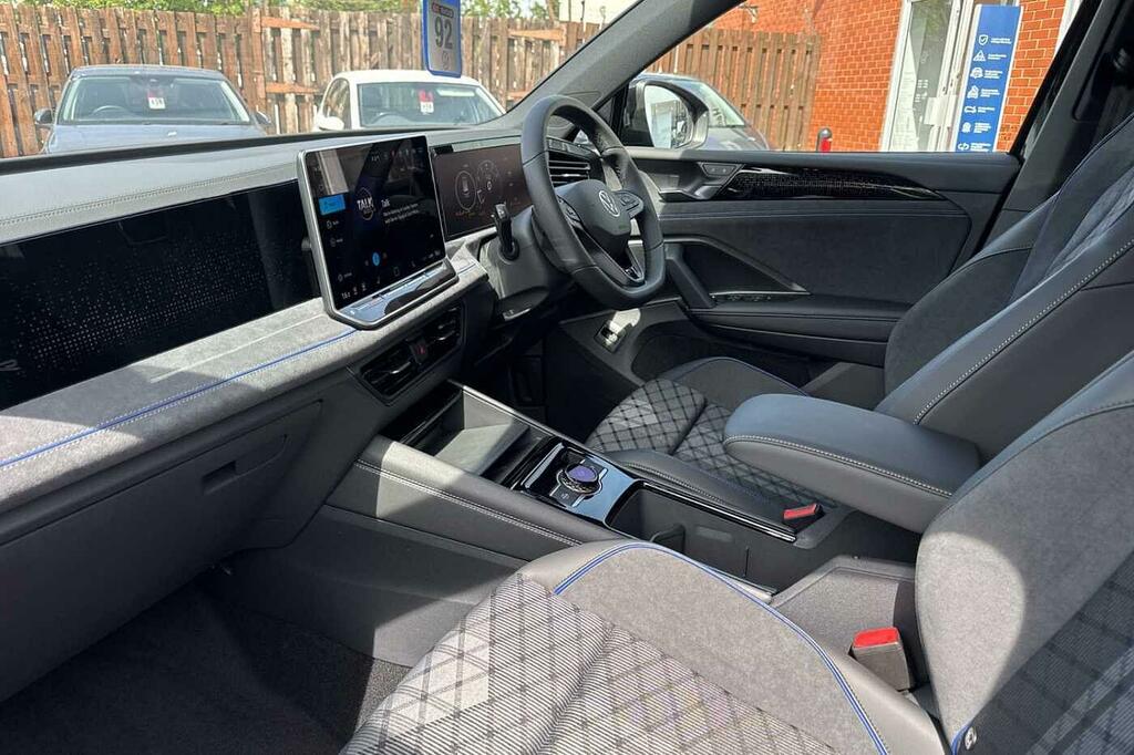 Volkswagen Tiguan 1.5 Etsi 150 R-line Dsg WH26BHK Black #2