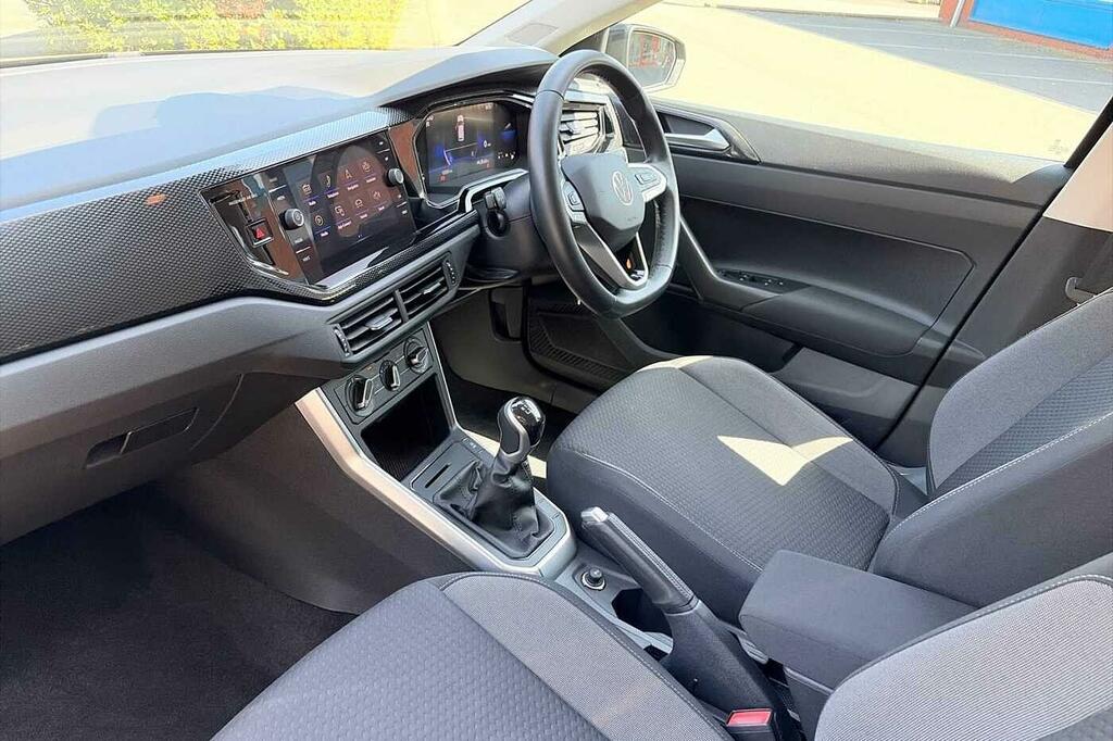 Volkswagen Polo 1.0 Tsi Life GV22VSO Black #2