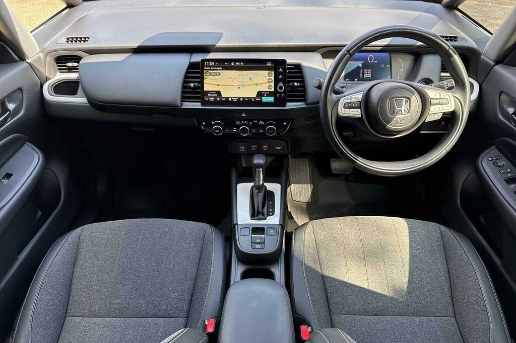 Honda Jazz 1.5 I-mmd Hybrid Advance Ecvt VK23SFO White #4