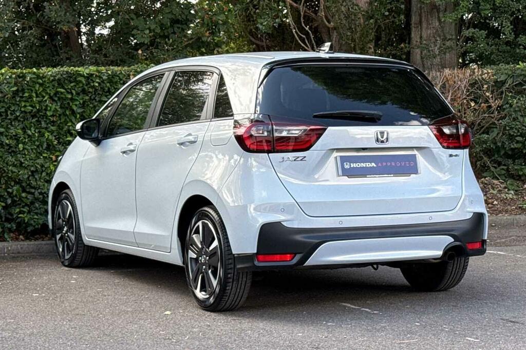 Honda Jazz 1.5 I-mmd Hybrid Advance Ecvt VK23SFO White #3