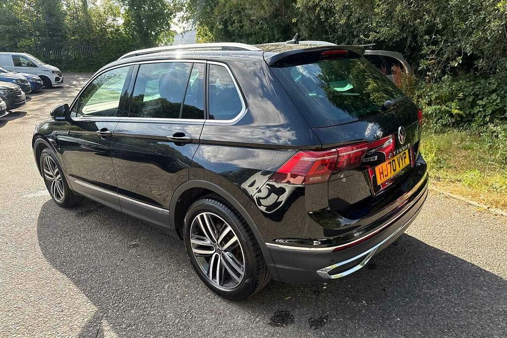 Volkswagen Tiguan 1.5 Tsi 150 Elegance Dsg Black #3