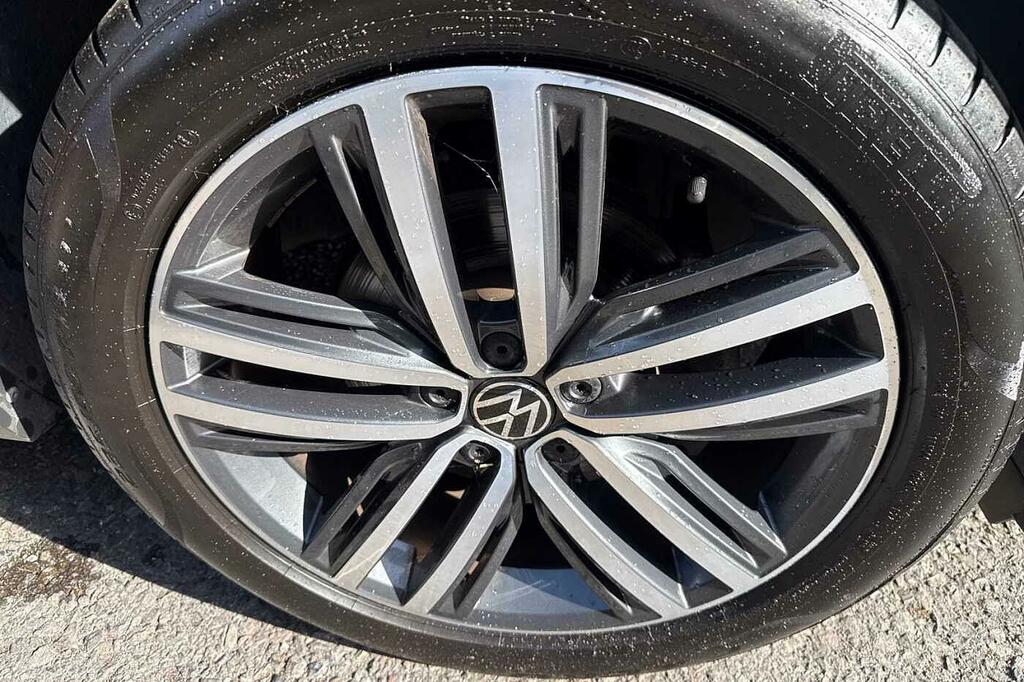 Volkswagen Tiguan 1.5 Tsi 150 Elegance Dsg Black #5