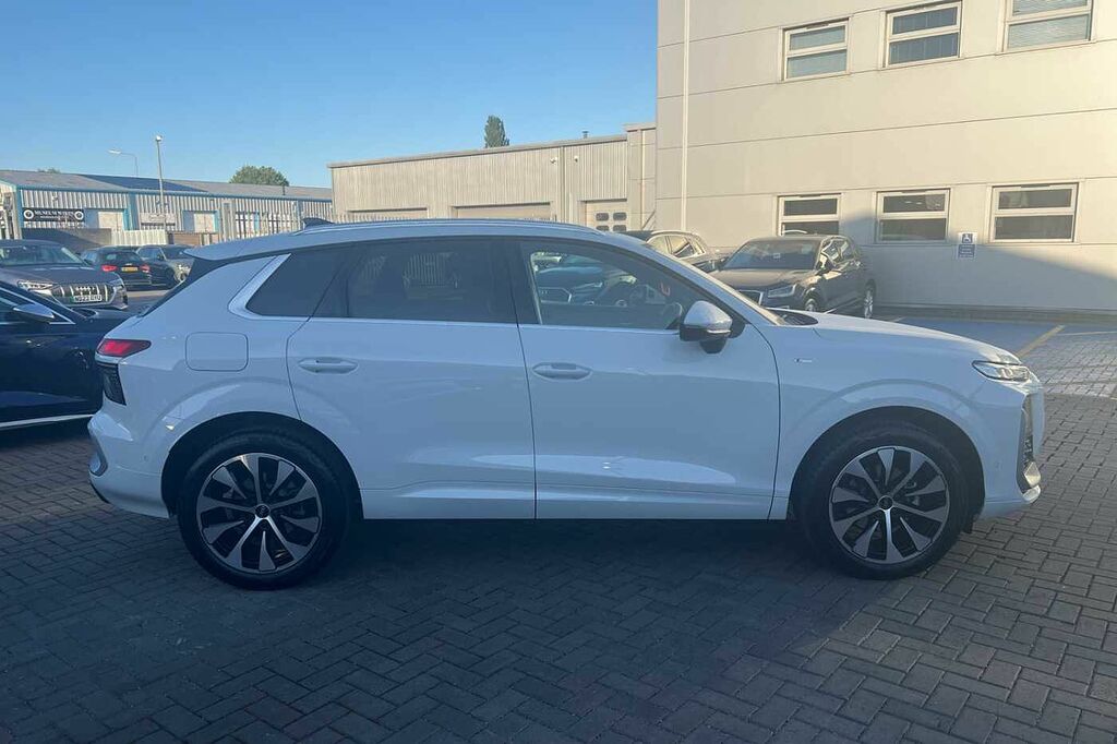 Audi Q3 Suv S Line Tfsi 150 Ps S Tronic White #4