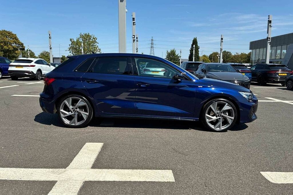 Audi A3 1.5 Tfsi Black Edition Sportback S Tron Blue #4