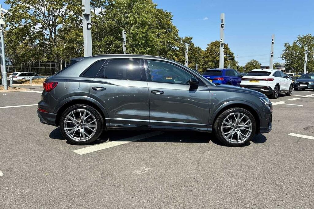 Audi Q3 Black Edition 35 Tfsi 150 Ps S Tronic Grey #4