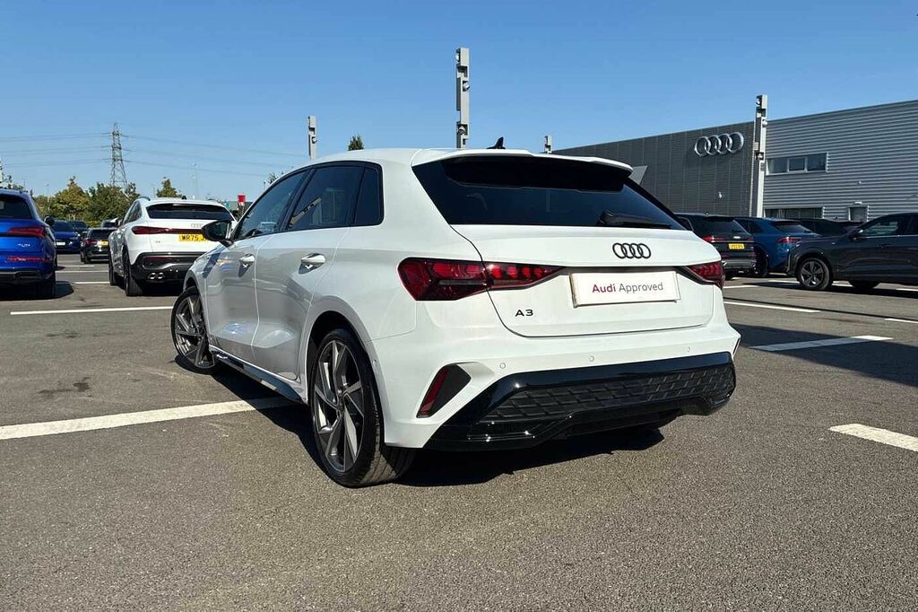 Audi A3 1.5 Tfsi 35 Black Edition Sportback S T White #3