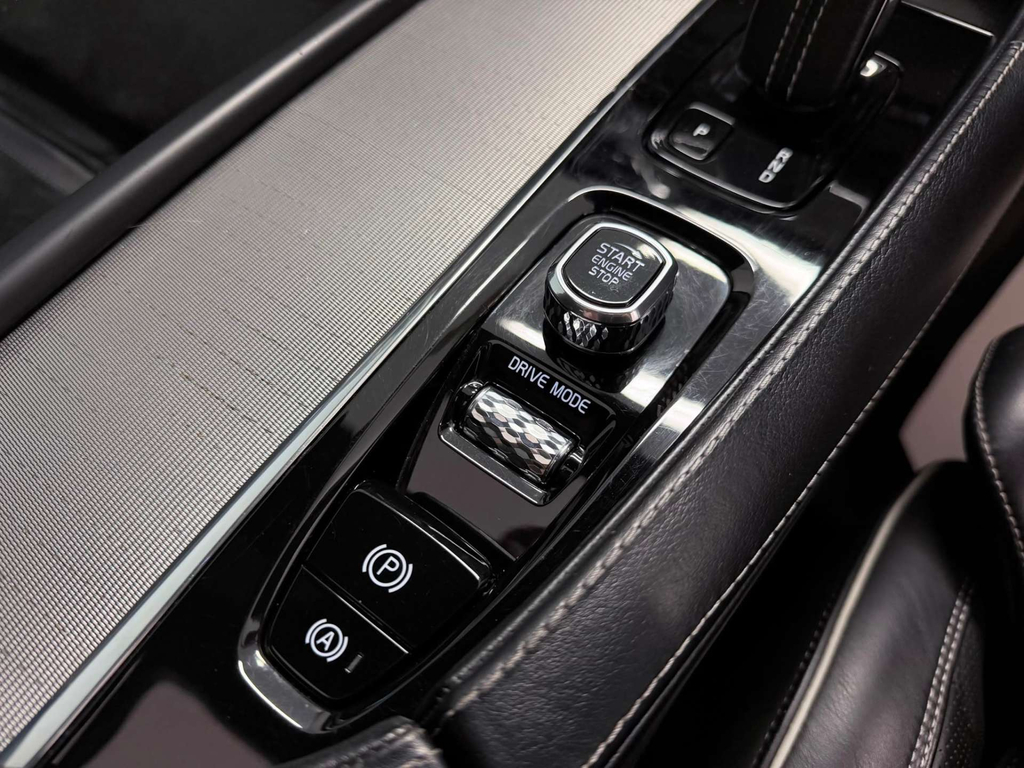 Volvo XC90 Recharge Inscription Pro, T8 Awd Plug-in Hybrid, S Silver #61