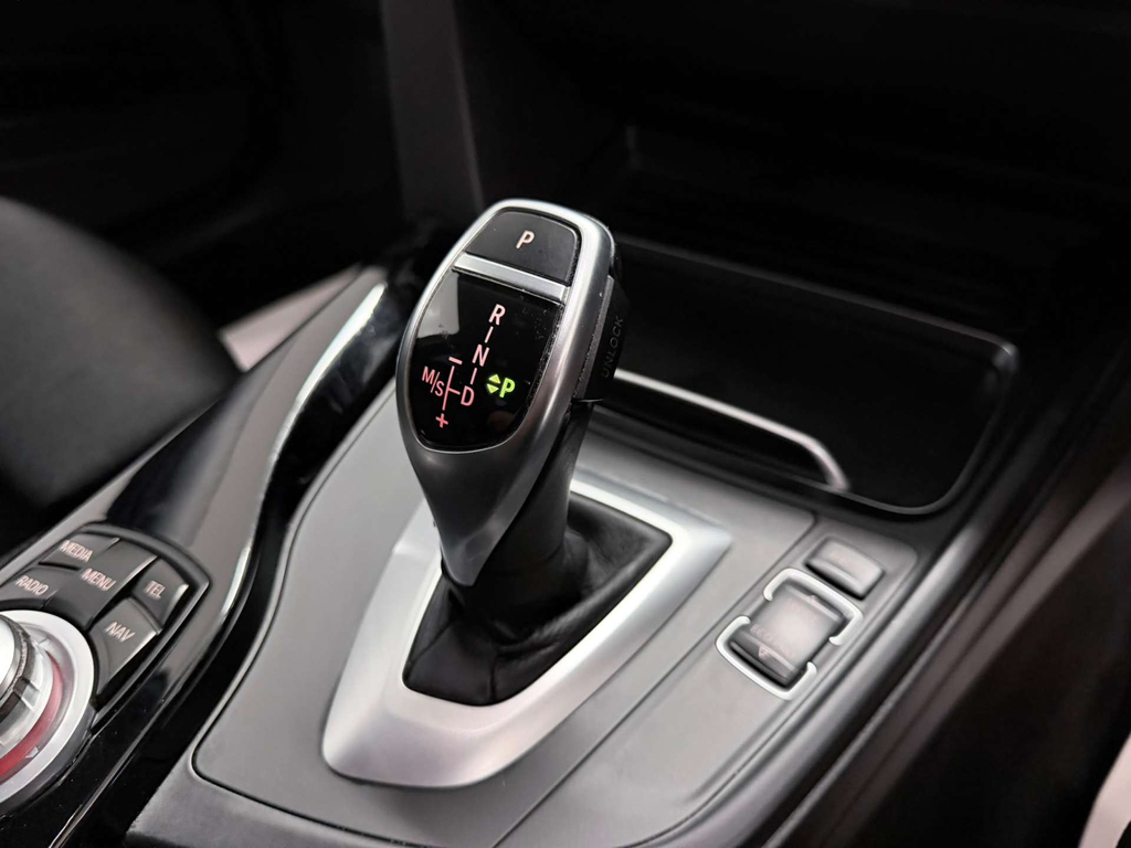BMW 3 Series 2.0 330E 7.6Kwh Sport Saloon Plug-in Hy White #23