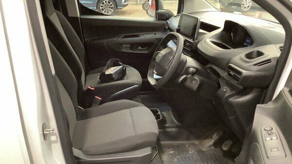 Peugeot Partner 2023 23 1.5 Black #10