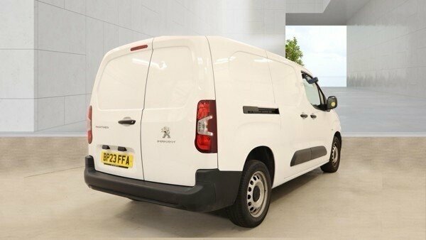 Peugeot Partner 2023 23 1.5 Black #8