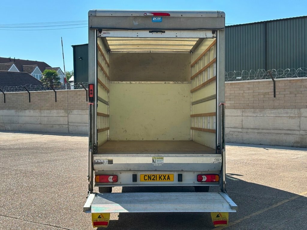 Citroen Relay 2.2 Bluehdi 35 X Luton Tail Lift Manu #2