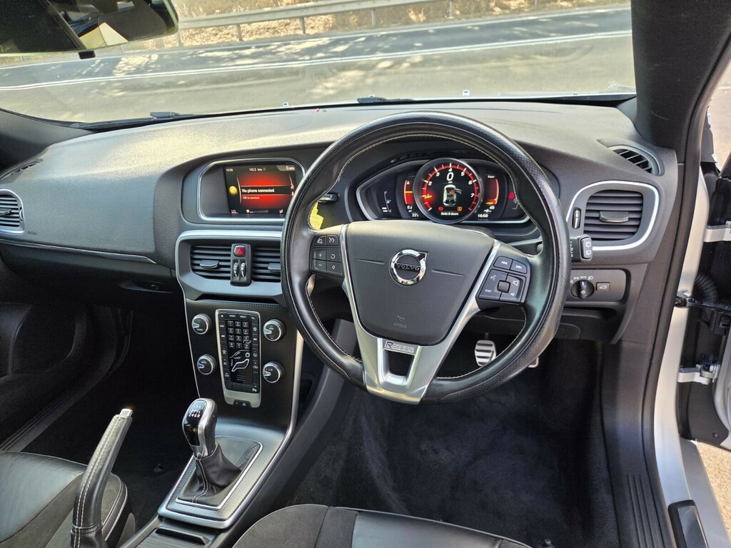 Volvo V40 T2 122 Momentum Nav Plus Geartronic 2018 Blue #12