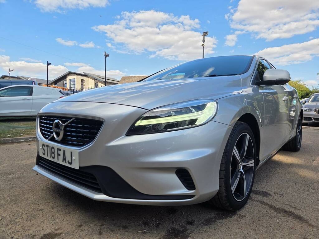 Volvo V40 T2 122 Momentum Nav Plus Geartronic 2018 Blue #24