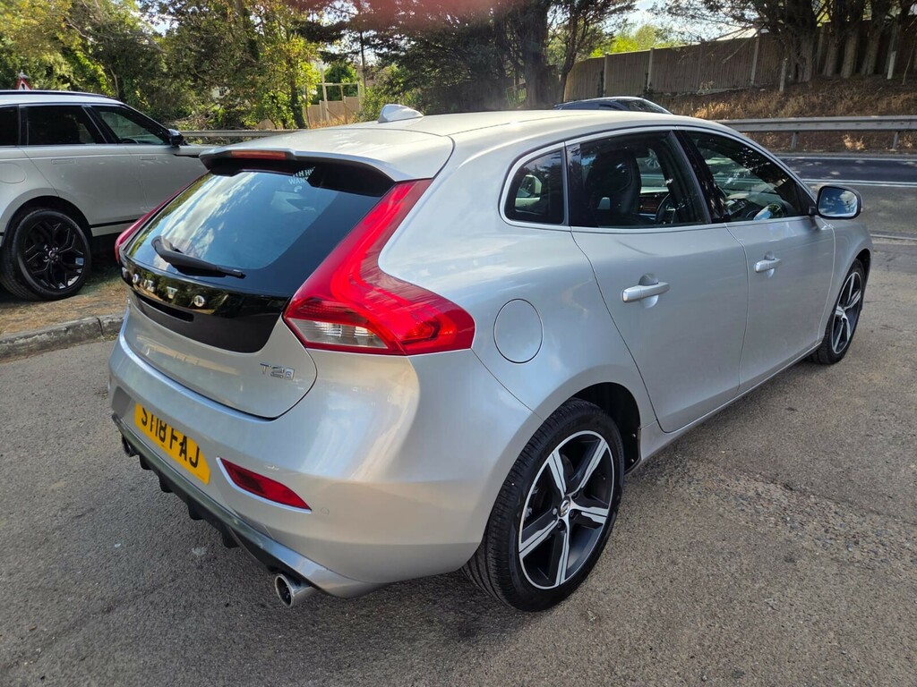 Volvo V40 T2 122 Momentum Nav Plus Geartronic 2018 Blue #11