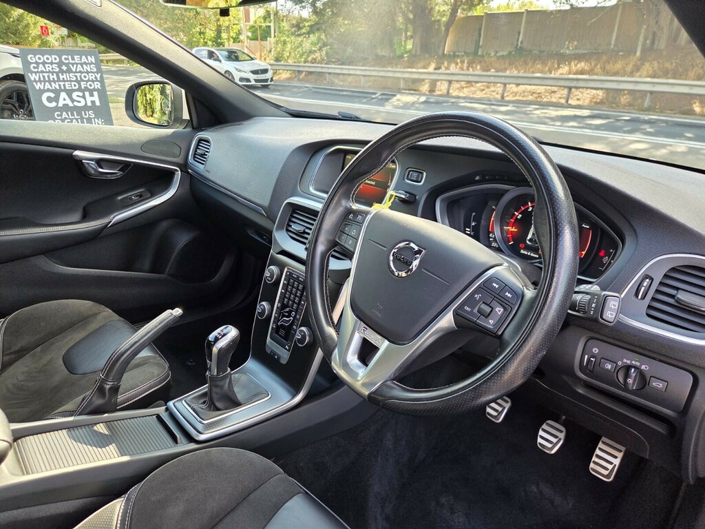 Volvo V40 T2 122 Momentum Nav Plus Geartronic 2018 Blue #14