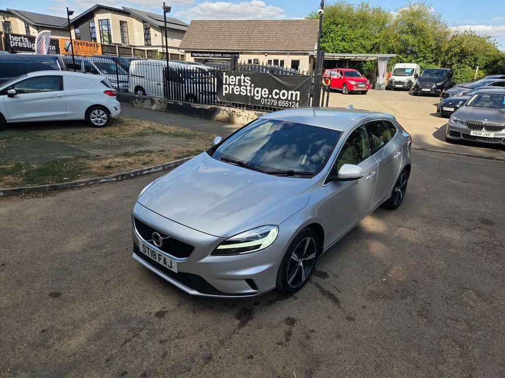 Volvo V40 T2 122 Momentum Nav Plus Geartronic 2018 Blue #27