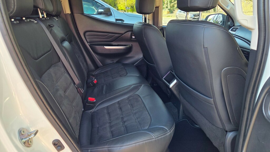 Mitsubishi L200 Double Cab Di-d 150 Barbarian X 4Wd White #4