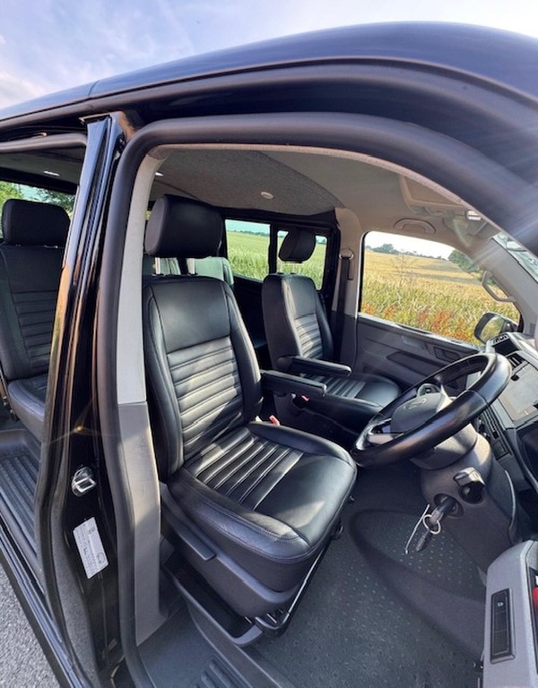 Volkswagen Transporter Shuttle 2.0 Tdi Bmt 199Ps Se Kombi Dsg HJ70XSF Black #2