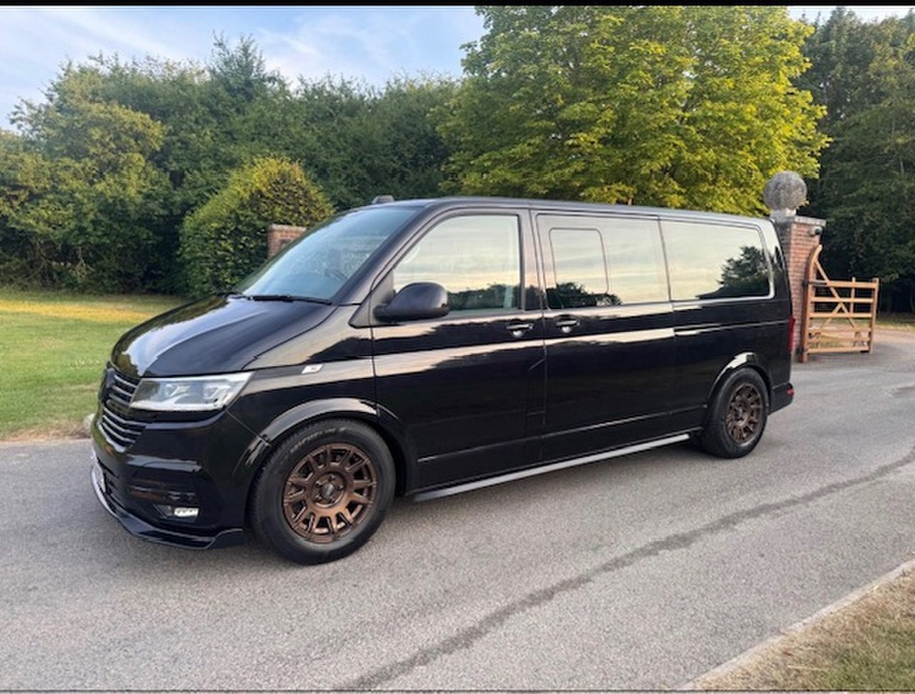 Volkswagen Transporter Shuttle 2.0 Tdi Bmt 199Ps Se Kombi Dsg Black