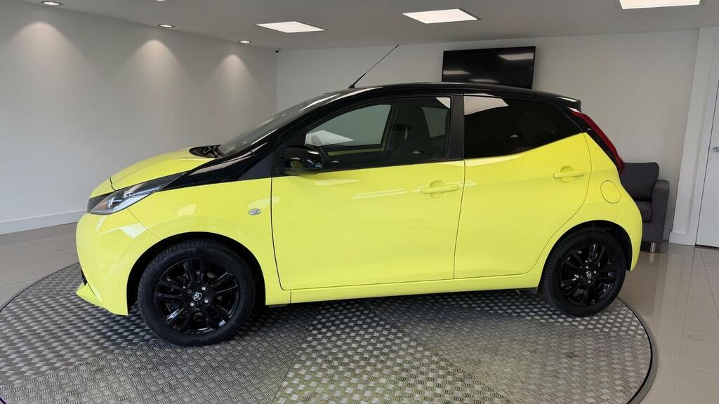 Toyota Aygo 1.0 Vvt-i X-cite 3 Yellow Bi-tone Euro 6 Yellow #4