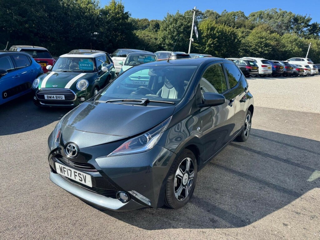 Toyota Aygo 1.0 Vvt-i X-clusiv3 Euro 6 Grey #2