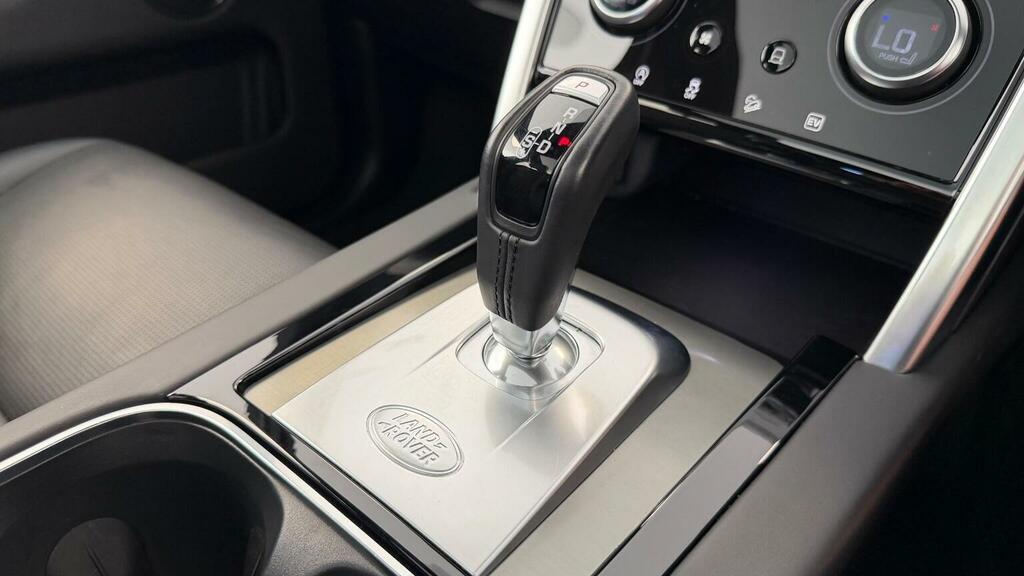 Land Rover Discovery Sport 2.0 D200 R-dynamic Se 5 Seat White #52