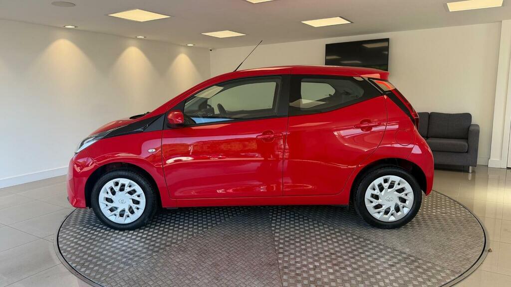 Toyota Aygo 1.0 Vvt-i X-play Euro 6 Red #6