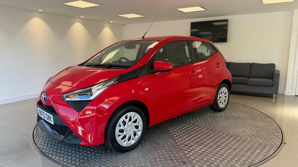 Toyota Aygo 1.0 Vvt-i X-play Euro 6 Red #2