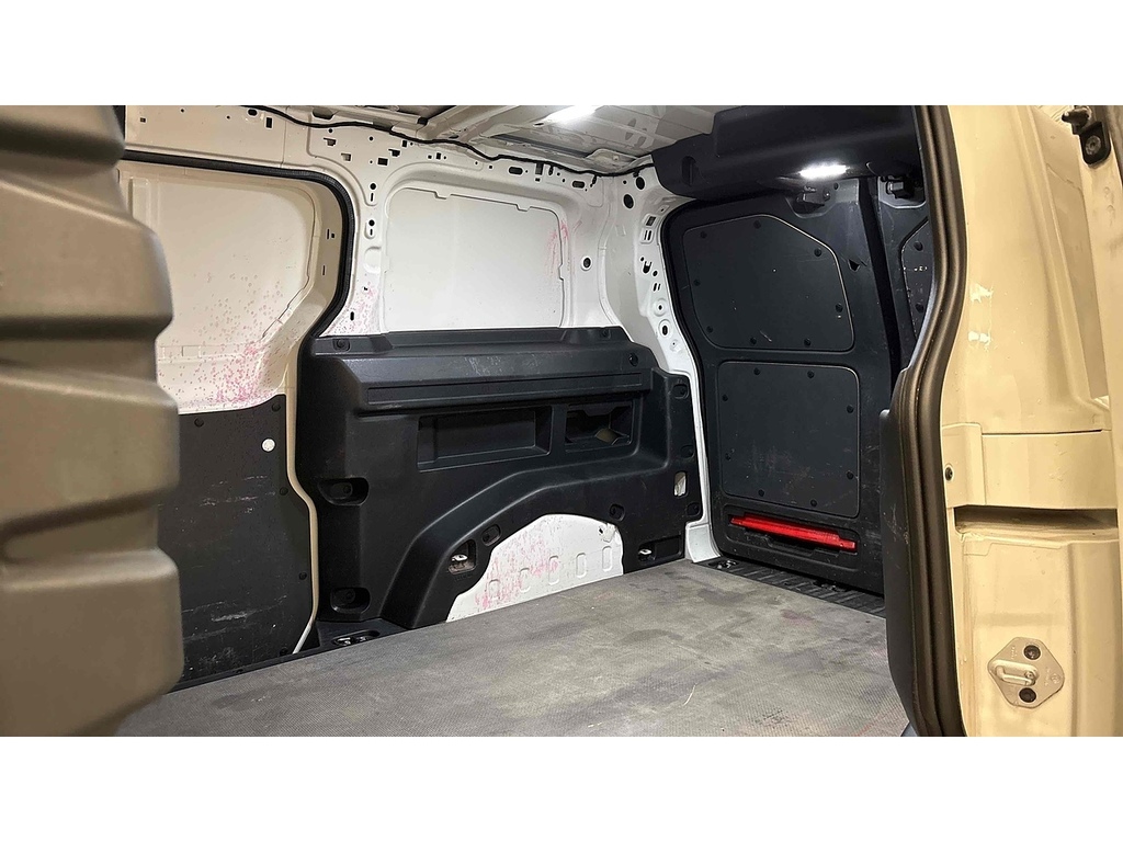 Volkswagen ID.Buzz Pro Commerce Plus White #4