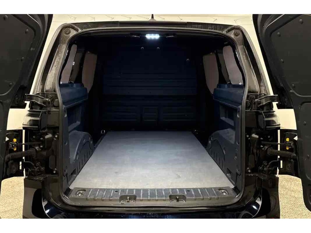 Volkswagen ID.Buzz Pro Commerce Plus Black #5