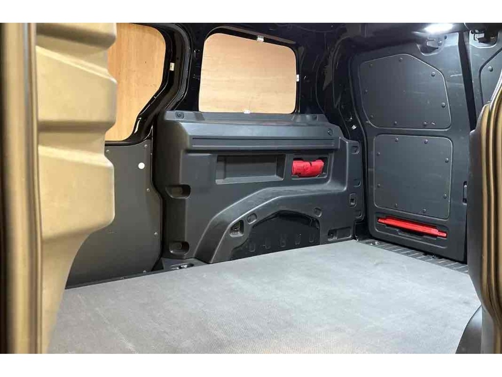 Volkswagen ID.Buzz Pro Commerce Plus Black #6