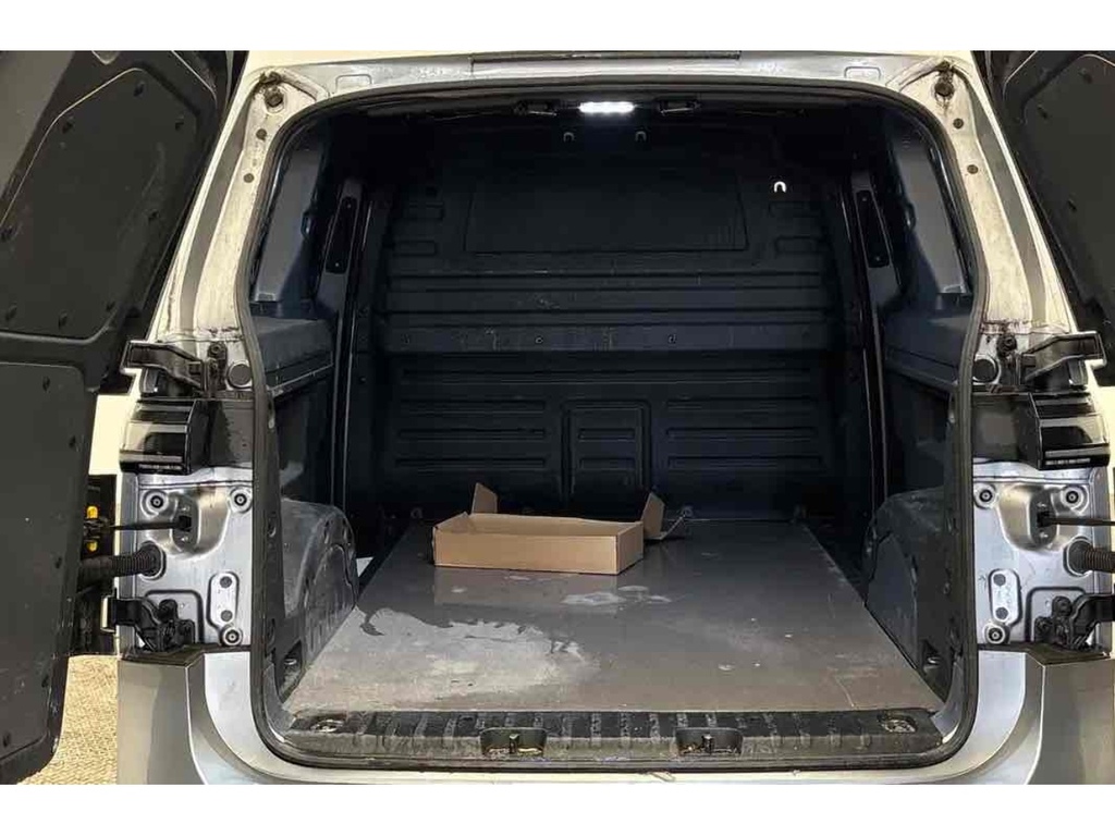 Volkswagen ID.Buzz Pro Commerce Silver #6